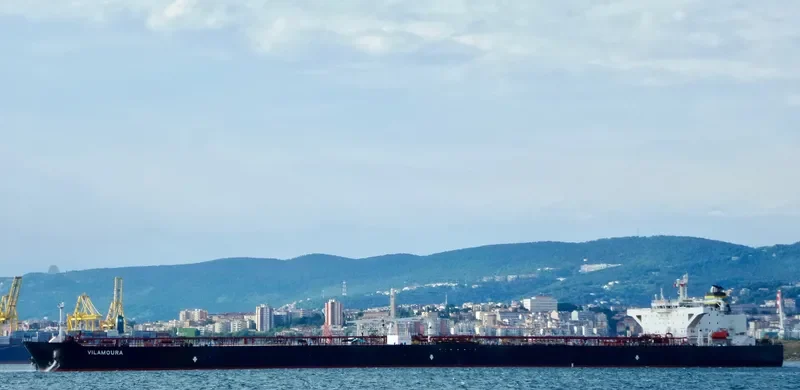 VILAMOURA Tanker IMO 9529293 photo 4