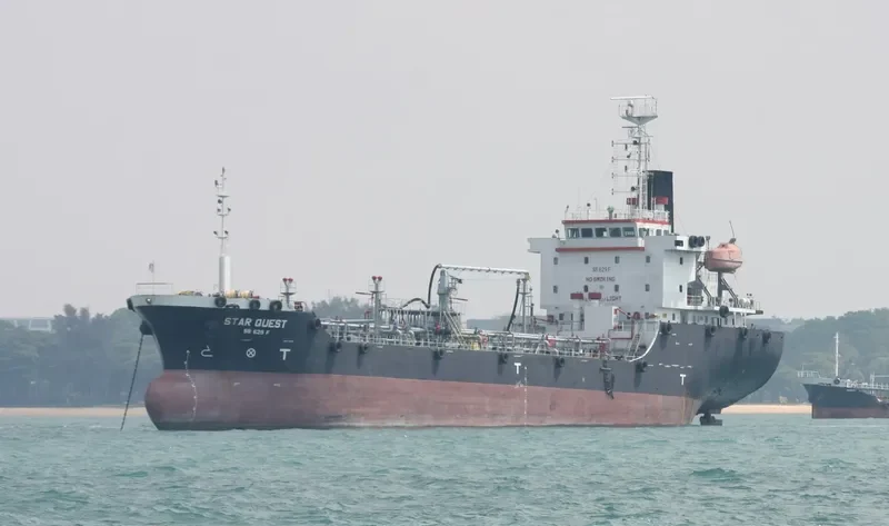 STAR QUEST Tanker IMO 9529358 photo 2