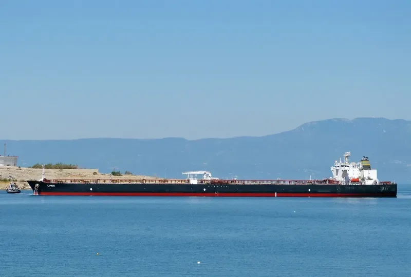 LIPARI Tanker IMO 9529487 photo 3
