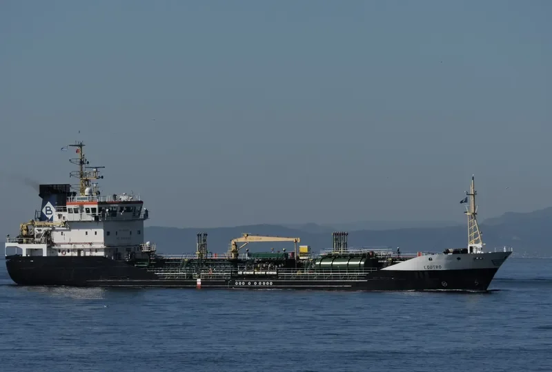 LOUTRO Tanker IMO 9531583 photo 4