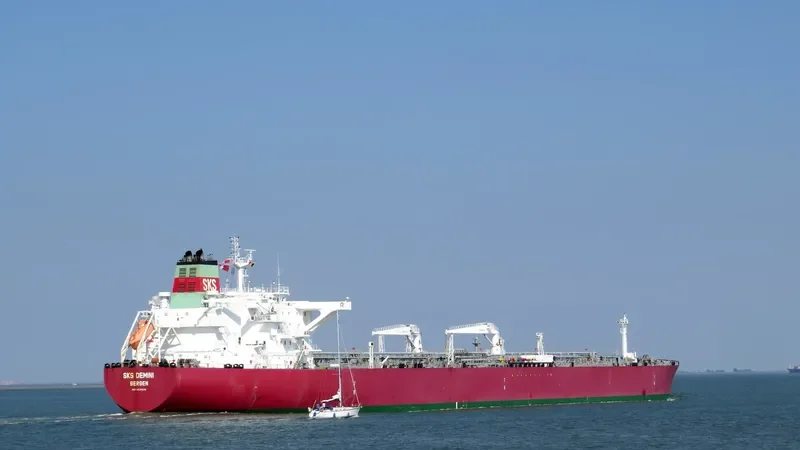 SKS DEMINI Tanker IMO 9531636 photo 6