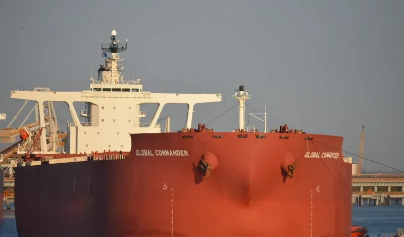 GLOBAL COMMANDER Bulk Carrier IMO 9531844 photo 2