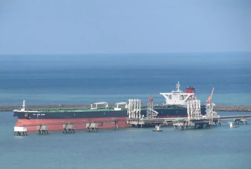 MARAN LYNX Tanker IMO 9534016 photo 10