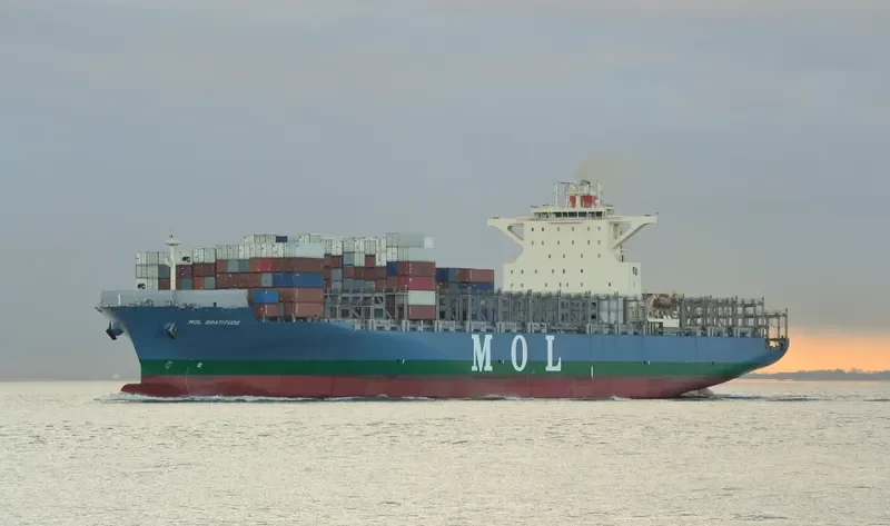 MOL GRATITUDE Container Ship IMO 9535187 photo 8