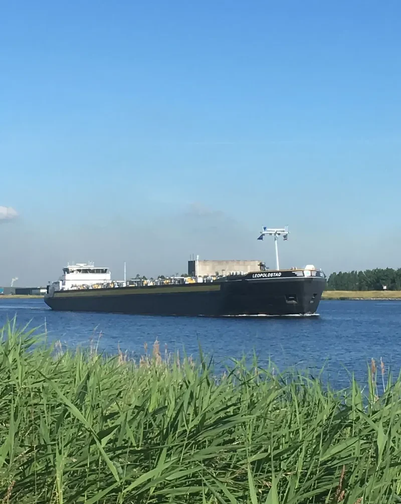 LEOPOLDSTAD Tanker IMO 9537707 photo 2