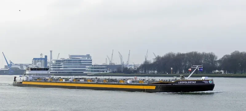 LEOPOLDSTAD Tanker IMO 9537707 photo 6