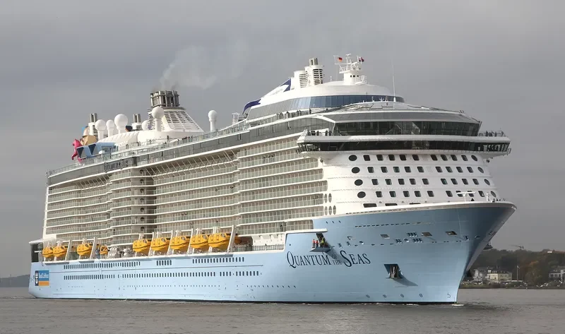 QUANTUM OF THE SEAS Passenger Ship IMO 9549463 photo 9