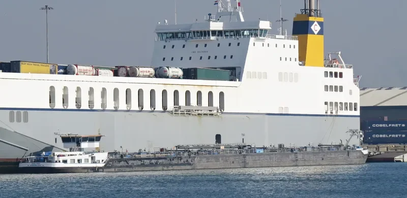 ZEELAND Tanker IMO 9549970 photo 10