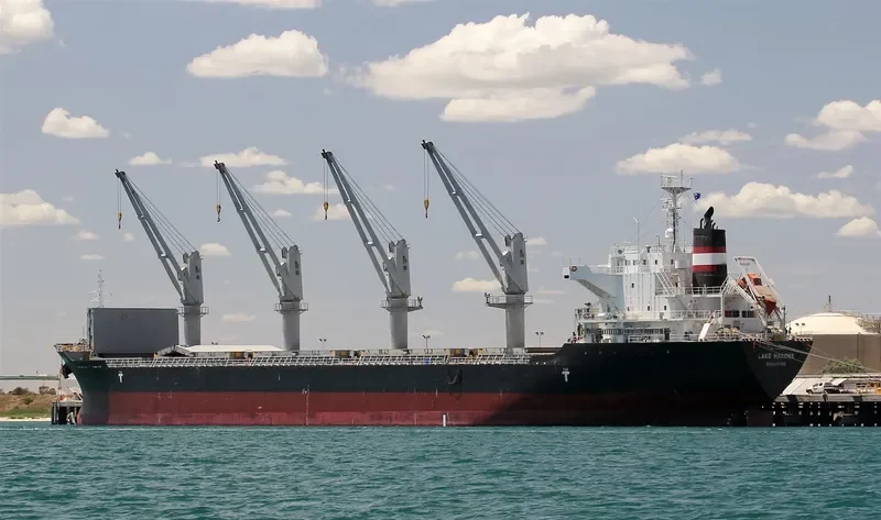 LAKE HAKONE Bulk Carrier IMO 9550278 photo 5