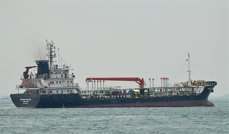 CROWN FORTUNE Tanker IMO 9550644 photo 2