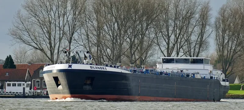 DUANDRA Tanker IMO 9552927 photo 3