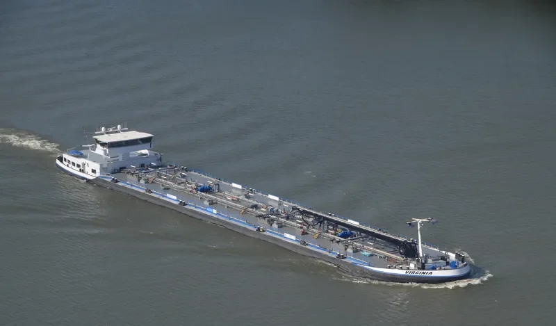 VIRGINIA Tanker IMO 9552941 photo 10