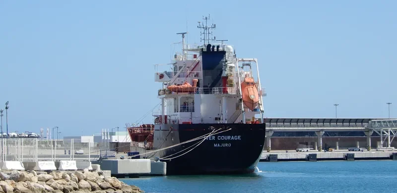 COURAGE 7 Tanker IMO 9553957 photo 8