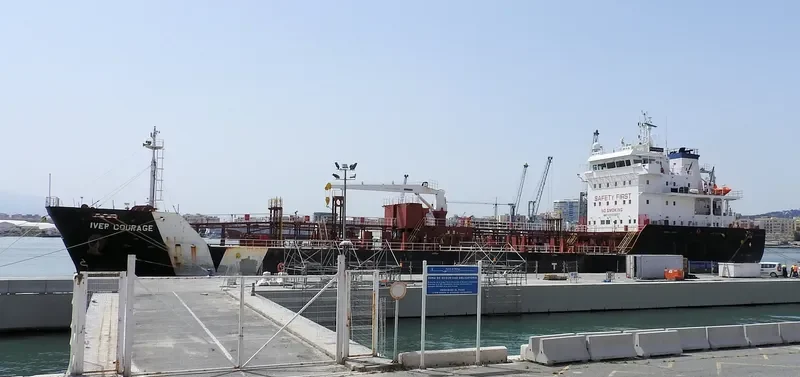 COURAGE 7 Tanker IMO 9553957 photo 10