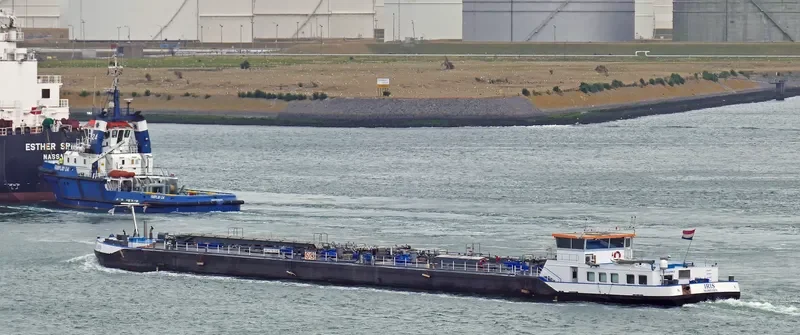 IRIS Tanker IMO 9554547 photo 3