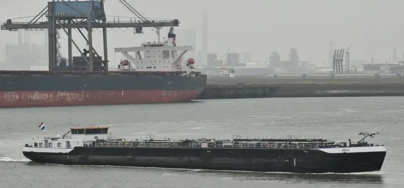IRIS Tanker IMO 9554547 photo 10