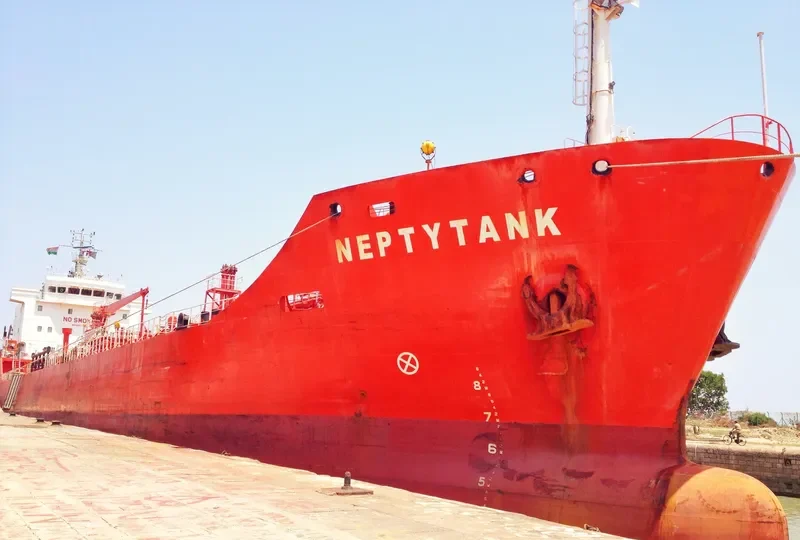 OCEAN GULL Tanker IMO 9557745 photo 2