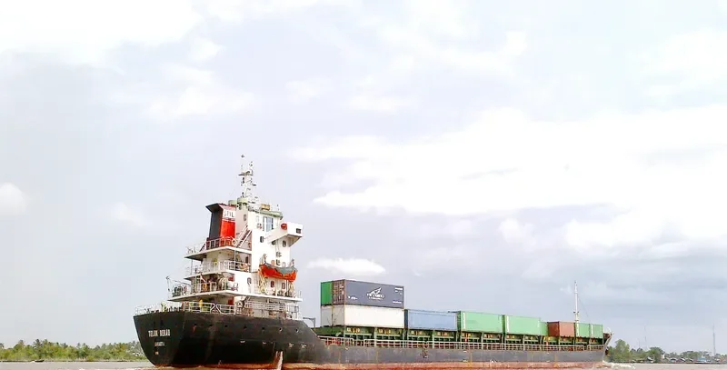 TELUK BERAU Container Ship IMO 9563976 photo 4