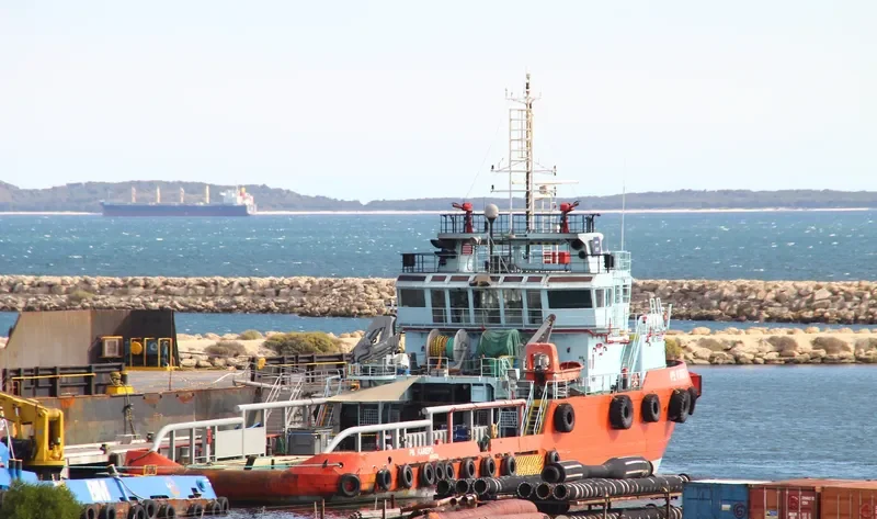 LOUISE Offshore Vessel IMO 9565974 photo 2