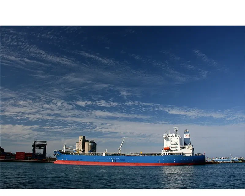 TONG YUN Tanker IMO 9566356 photo 4