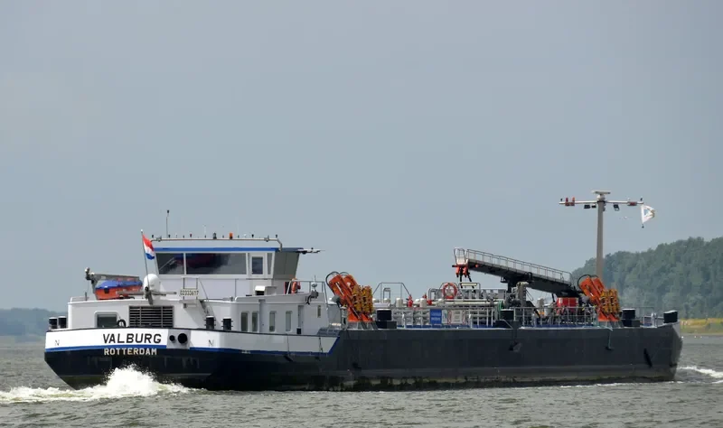 VALBURG Tanker IMO 9567283 photo 5