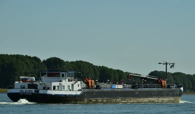 VALBURG Tanker IMO 9567283 photo 6