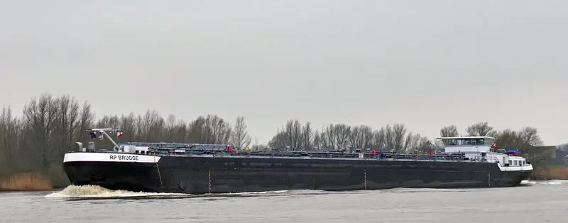 RP BRUGGE Tanker IMO 9568550 photo 2