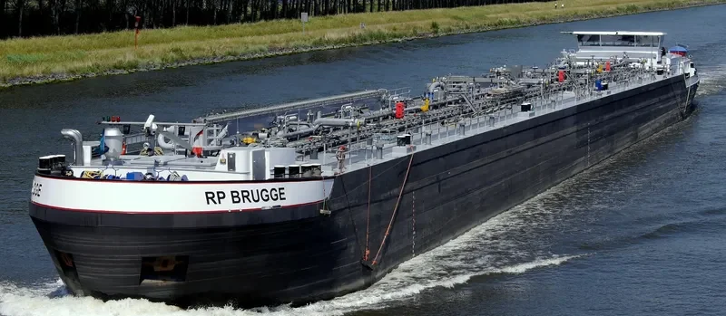 RP BRUGGE Tanker IMO 9568550 photo 4