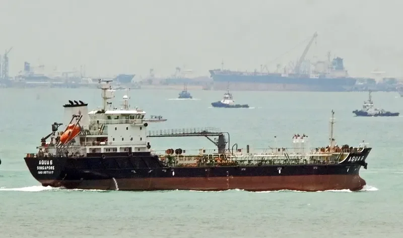 AQUA 6 Tanker IMO 9571117 photo 5