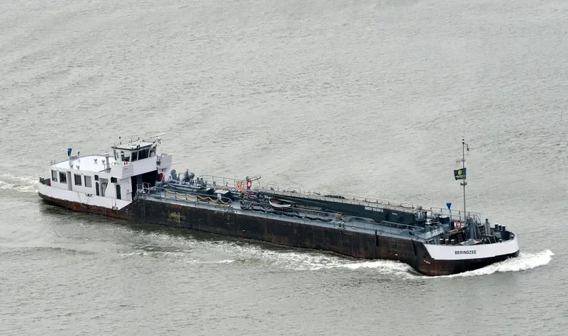 BERINGZEE Tanker IMO 9580742 photo 6
