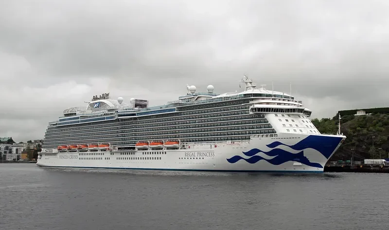 REGAL PRINCESS Passenger Ship IMO 9584724 photo 2