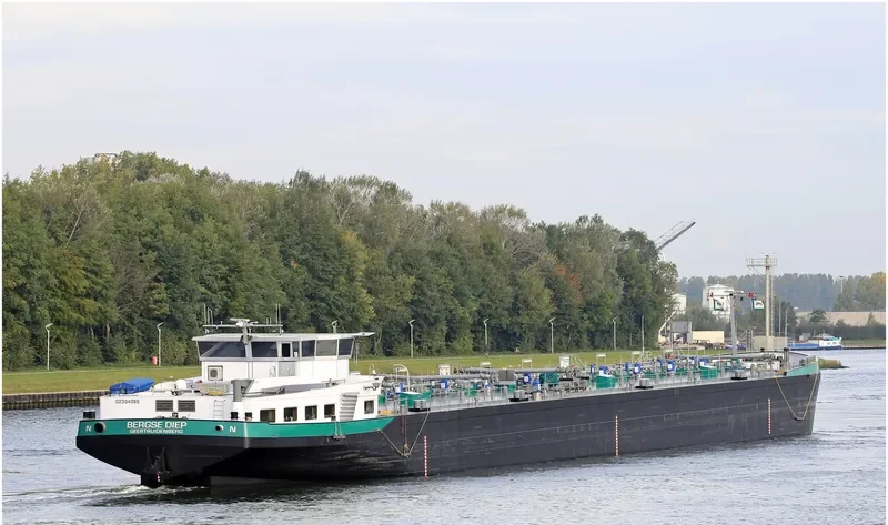 BERGSE DIEP Tanker IMO 9585637 photo 3