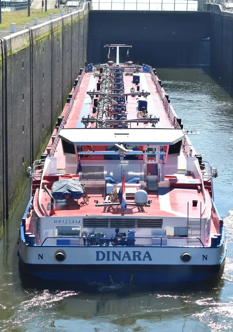 DINARA Tanker IMO 9592317 photo 4