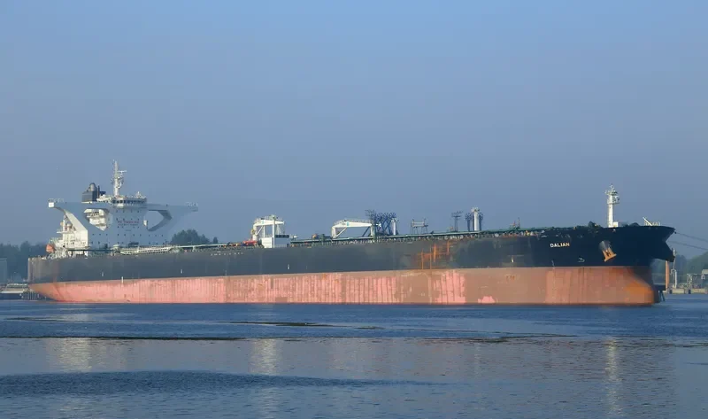 DALIAN Tanker IMO 9595228 photo 3