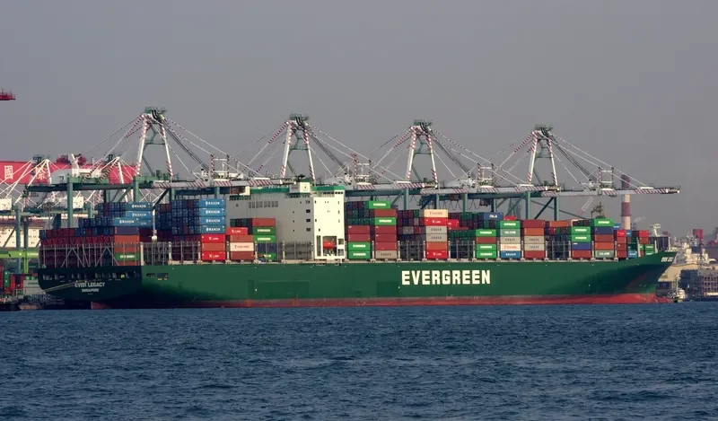 EVER LEGACY Container Ship IMO 9595515 photo 10