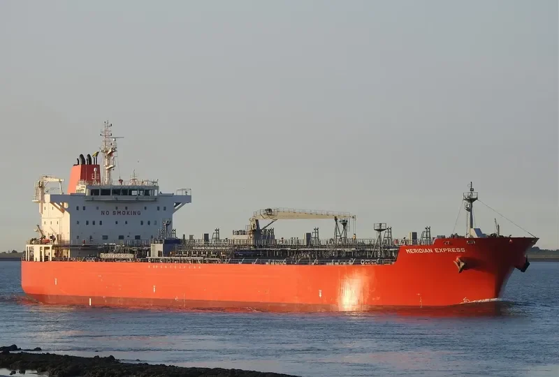 MERIDIAN EXPRESS Tanker IMO 9596272 photo 3