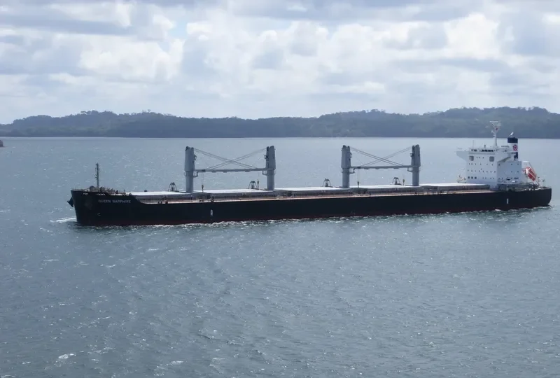 QUEEN SAPPHIRE Bulk Carrier IMO 9599755 photo 2