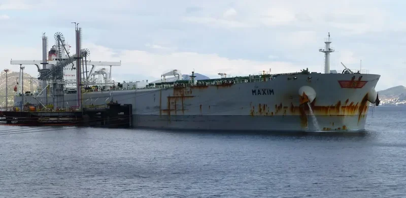 MAXIM Tanker IMO 9604079 photo 2