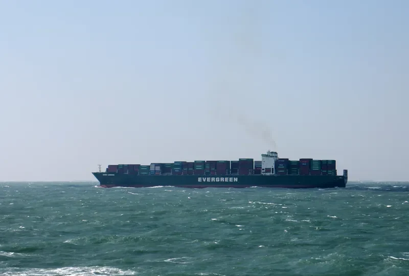 EVER LEGEND Container Ship IMO 9604093 photo 7