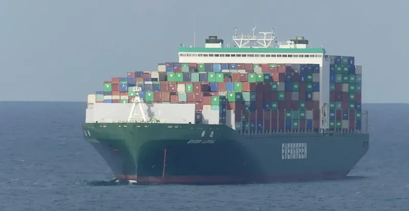 EVER LOYAL Container Ship IMO 9604158 photo 3