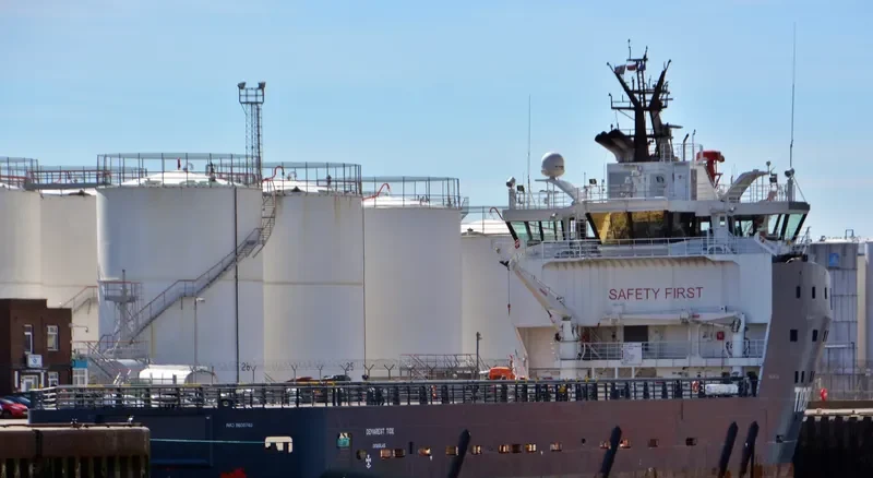 DEMAREST TIDE Offshore Vessel IMO 9608740 photo 2