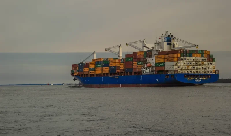 LIVORNO EXPRESS Container Ship IMO 9610157 photo 2