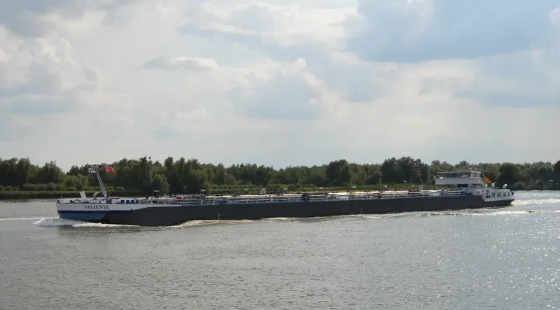VALIENTE Tanker IMO 9614725 photo 5