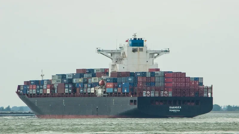 SWANSEA Container Ship IMO 9629469 photo 10