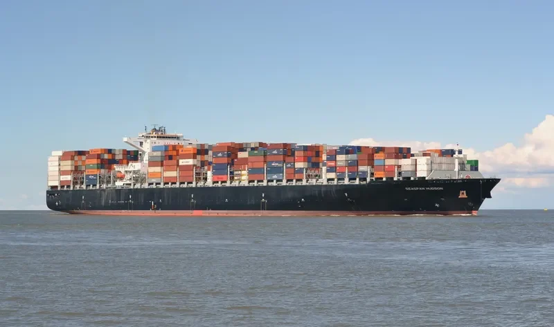 SEASPAN HUDSON Container Ship IMO 9630418 photo 7