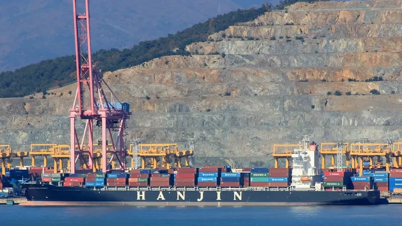 LYME BAY Container Ship IMO 9631113 photo 2