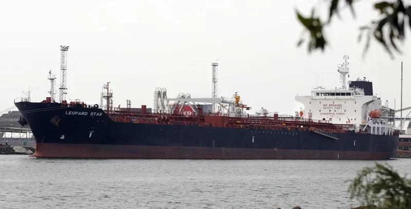 ELANDRA STAR Tanker IMO 9635767 photo 2