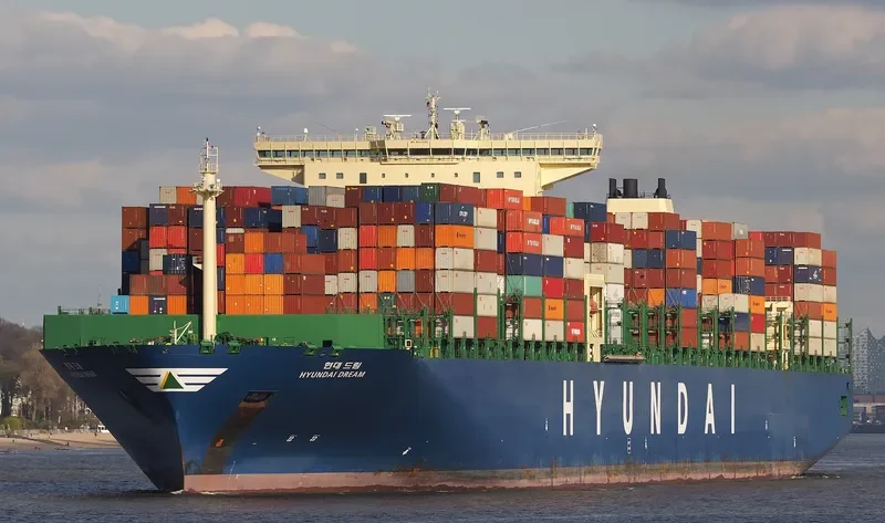 HYUNDAI DREAM Container Ship IMO 9637222 photo 4