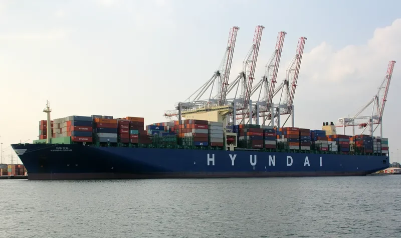 HYUNDAI DREAM Container Ship IMO 9637222 photo 9