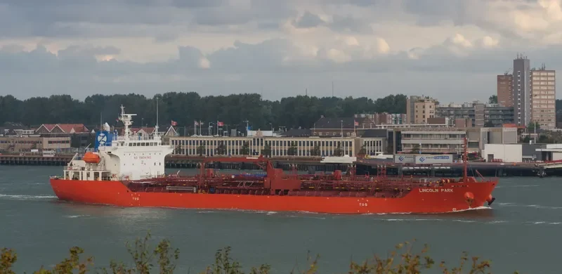 LINCOLN PARK Tanker IMO 9640097